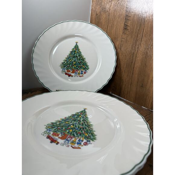 4pc Noel Porcelle The House of Salem Christmas Tree Dinner Plate Set France - Picture 1 of 3